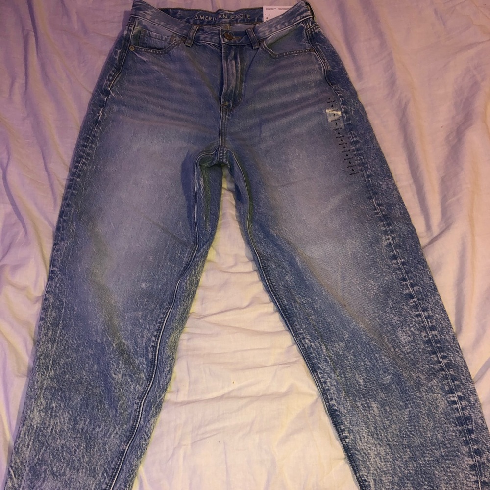 High wasted mom jean.
